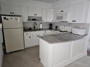 33 S Gulfstream Ave in Sarasota, FL - Foto de edificio - Building Photo