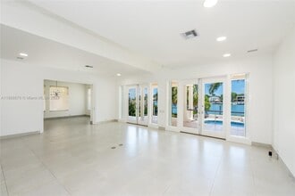621 N Mashta Dr in Key Biscayne, FL - Building Photo - Building Photo