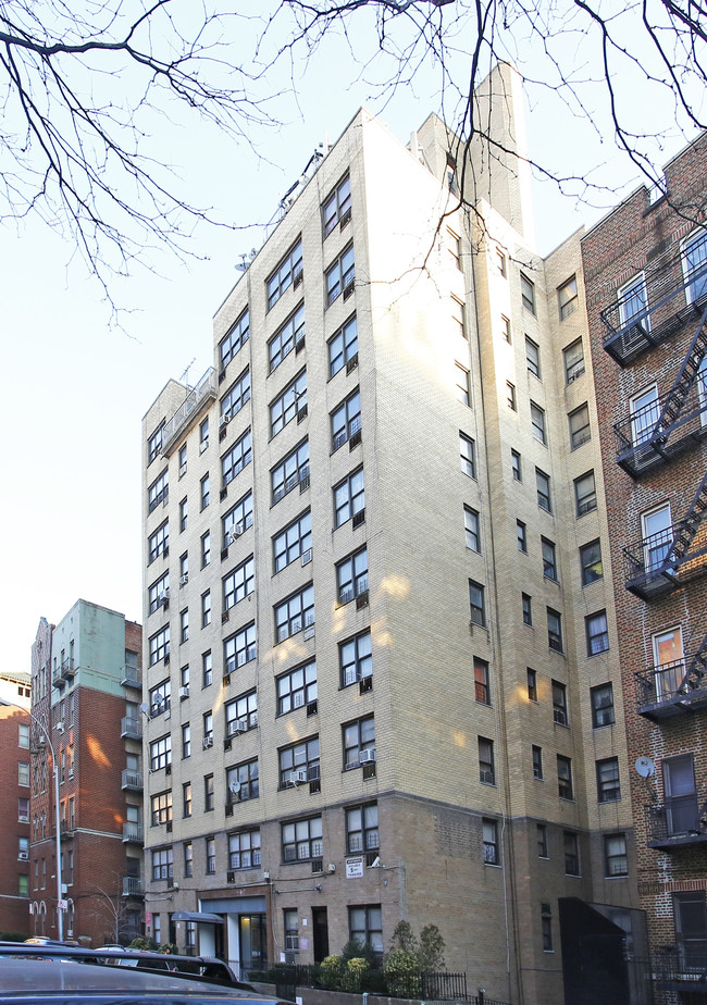 65 East 19th St in Brooklyn, NY - Foto de edificio - Building Photo