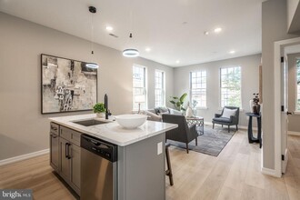 713 S Mildred St in Philadelphia, PA - Building Photo - Building Photo