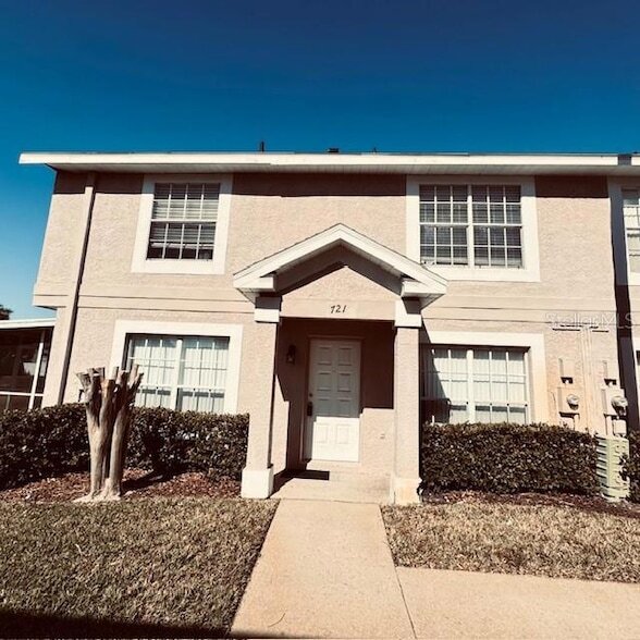 721 Kensington Lake Cir in Brandon, FL - Foto de edificio - Building Photo