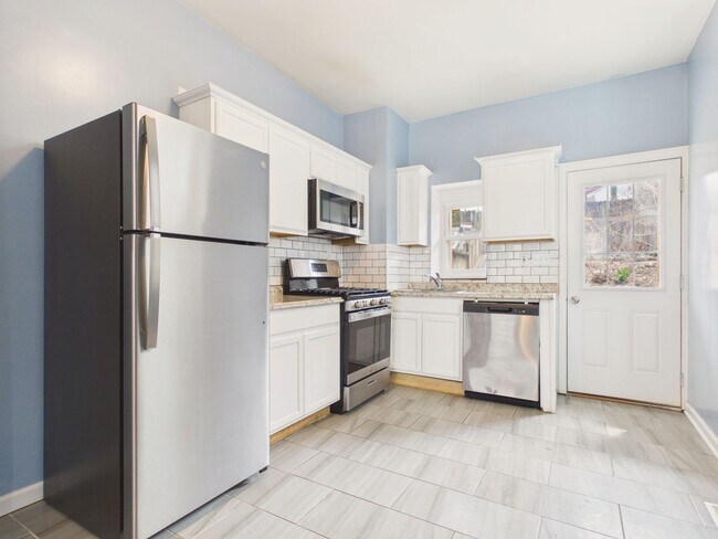 1207 Market St in Harrisburg, PA - Building Photo - Building Photo