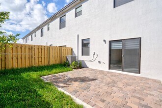 13053 SW 233rd Terrace in Miami, FL - Building Photo - Building Photo
