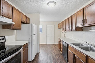 1116 Hanover St in Weatherford, TX - Foto de edificio - Building Photo