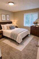 Colby Apartments in Waterloo, IA - Building Photo