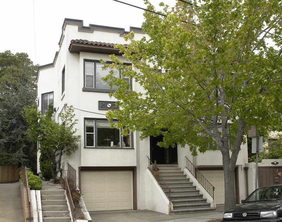 2615 8th Ave in Oakland, CA - Foto de edificio