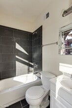 1701 W Jefferson St-Unit -Apt 2 in Philadelphia, PA - Building Photo - Building Photo