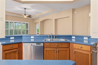 1004 Regal Manor Way in Sun City Center, FL - Building Photo - Building Photo