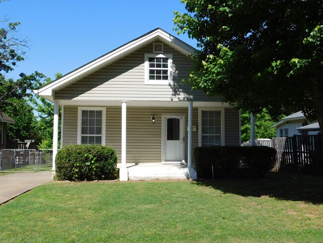 property at 1604 Bluff Ave