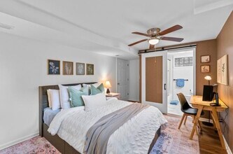 22 Scottsdale Dr, Unit Scottsdale B in Asheville, NC - Building Photo - Building Photo