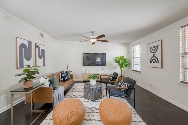 7709 Woodrow Ave in Austin, TX - Building Photo - Building Photo