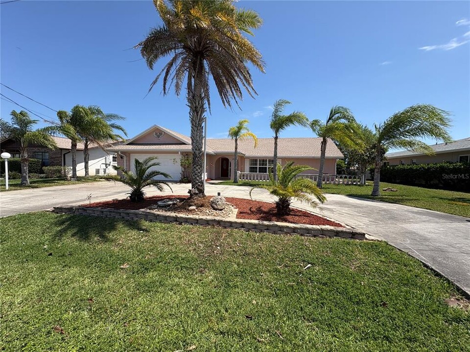 13 Cloverdale Ct S in Palm Coast, FL - Foto de edificio
