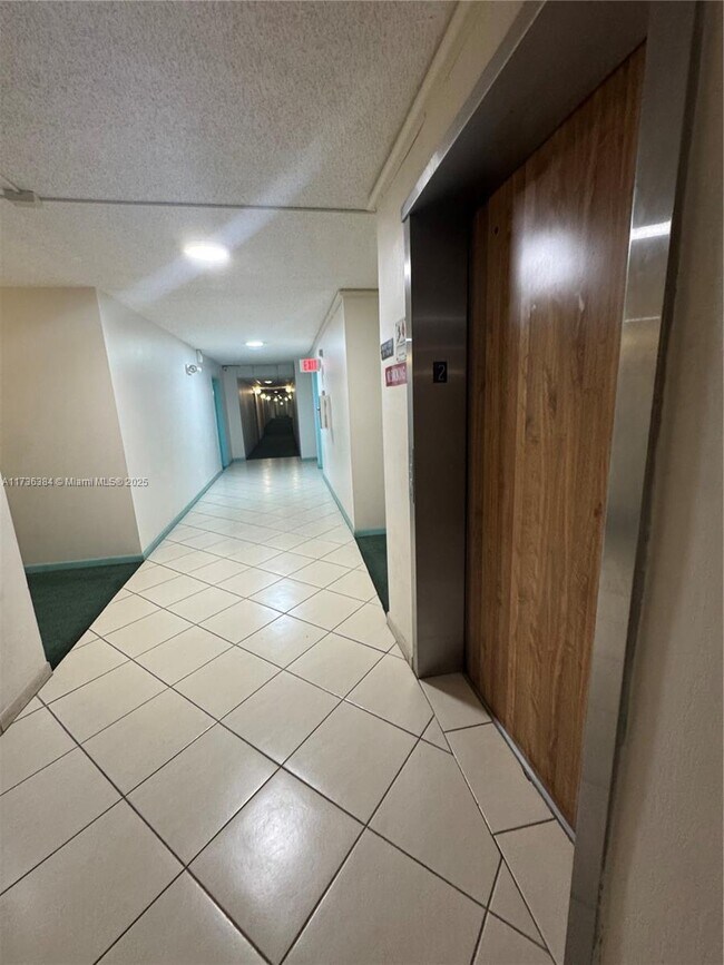 5550 NW 44th St in Lauderhill, FL - Building Photo - Building Photo
