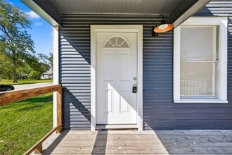 301 E 3rd St in Sweeny, TX - Building Photo - Building Photo