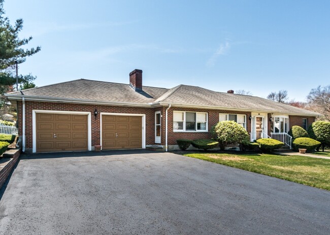 80 Woodcliff Dr, Unit 80 in Waltham, MA - Building Photo - Building Photo