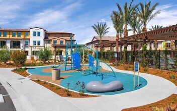 1862 Red Willow Wy in Oceanside, CA - Foto de edificio - Building Photo