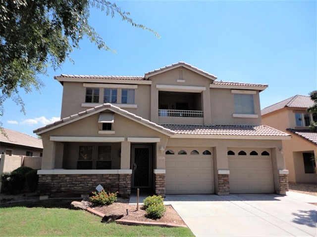 10517 W La Reata Ave in Avondale, AZ - Building Photo