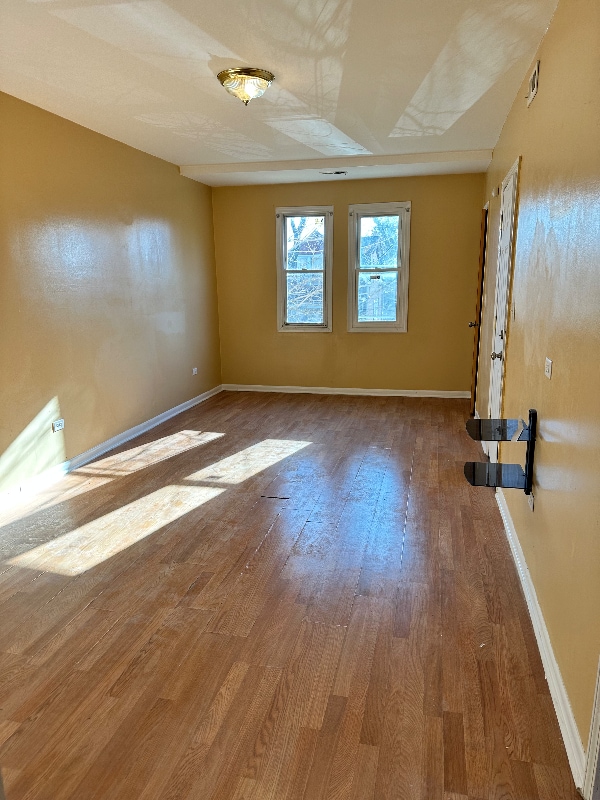property at 2020 W 69th Pl