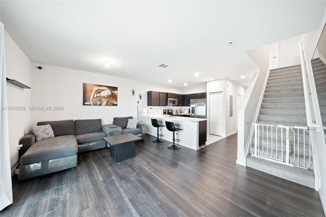 1050 W Davis Pkwy in Florida City, FL - Building Photo - Building Photo