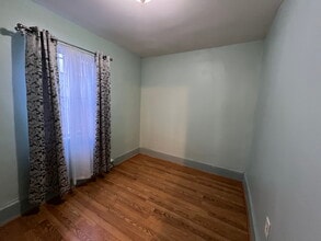 1325 1/2 W 23rd St in Los Angeles, CA - Foto de edificio - Building Photo