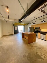 200 N San Fernando Rd, Unit 519 in Los Angeles, CA - Building Photo - Building Photo