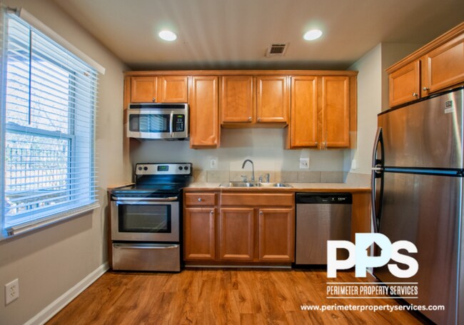 2145 Bolton Rd NW in Atlanta, GA - Building Photo - Building Photo