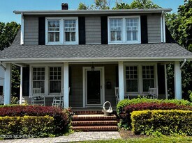439 River Rd in Fair Haven, NJ - Building Photo