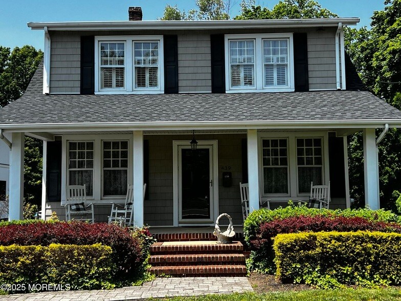 439 River Rd in Fair Haven, NJ - Building Photo