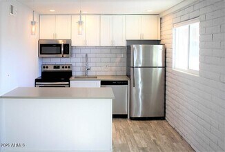 3141 N 37th St in Phoenix, AZ - Building Photo - Building Photo