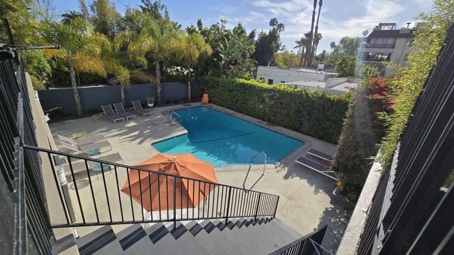 7560 Hollywood Blvd in Los Angeles, CA - Building Photo - Building Photo