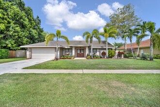 1835 Staimford Cir in Wellington, FL - Building Photo - Building Photo