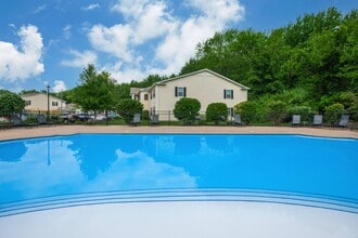 Portside Apartments in Sheffield Lake, OH - Foto de edificio - Building Photo