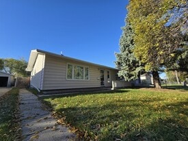908 Consol Ave in Winnipeg, MB - Building Photo