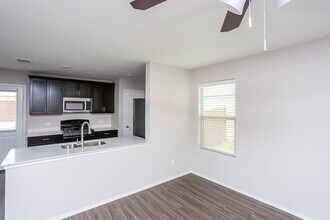 412 Blue Crow Ln in Haslet, TX - Building Photo - Building Photo