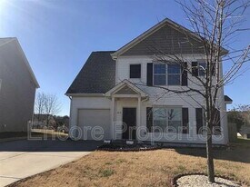 912 Custom Oak Ln in Fuquay Varina, NC - Building Photo