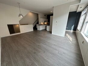 145 E Berkeley St, Unit 2 in Boston, MA - Foto de edificio - Building Photo