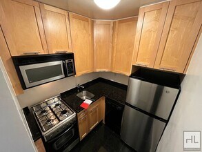 EAST 36 STREET in New York, NY - Building Photo - Building Photo