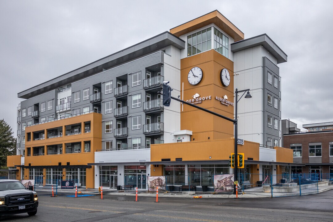 3100 272 St in Langley Twp, BC - Building Photo