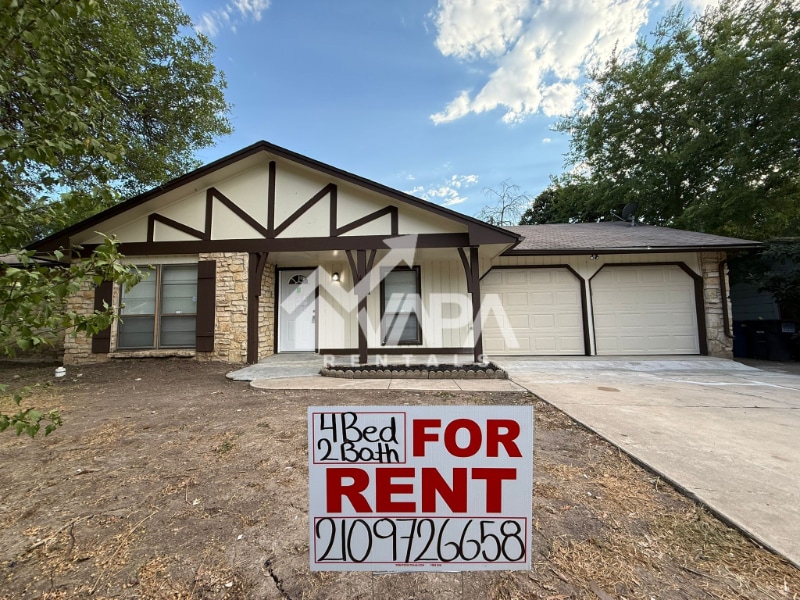 4322 Las Cruces St in San Antonio, TX - Building Photo