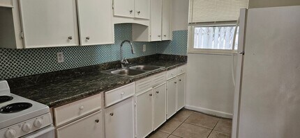 139 N Kentucky Ave in DeLand, FL - Building Photo - Building Photo
