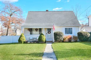 545 Old Stratfield Rd in Fairfield, CT - Building Photo