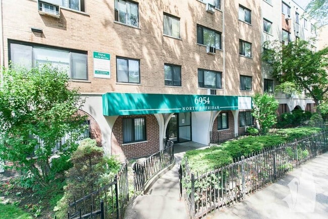 property at 6954 N Sheridan Rd