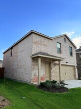 241 Adelina Dr in Krugerville, TX - Foto de edificio - Building Photo