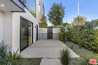 property at 2019 Barry Ave