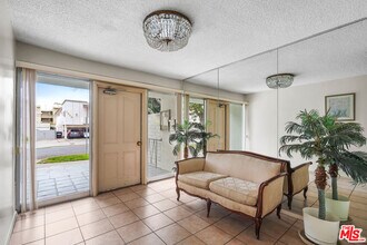 1045 S Bedford St in Los Angeles, CA - Building Photo - Building Photo