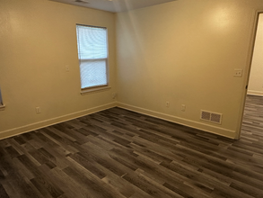 9419 N Robinhood Ave in Kansas City, MO - Building Photo - Building Photo