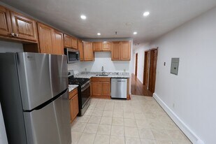 61 St James St, Unit 3 in Boston, MA - Building Photo