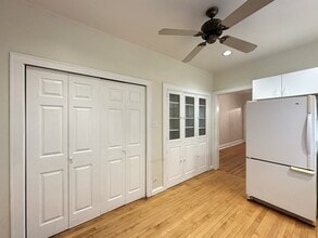 2619 W Greenleaf Ave in Chicago, IL - Building Photo - Building Photo