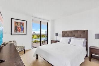 3701 N Country Club Dr in Aventura, FL - Building Photo - Building Photo