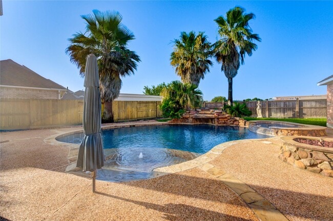 property at 7803 Courtney Manor Ln
